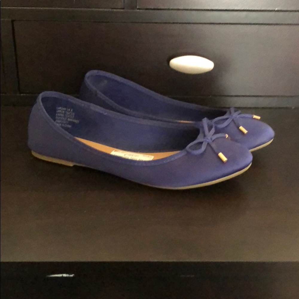 Shoes - Picture 2 of 2
